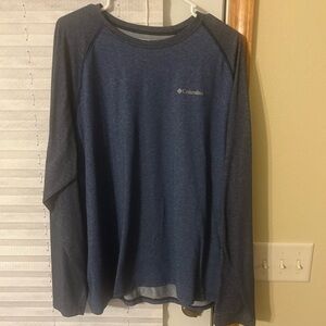 Men’s long sleeve shirt